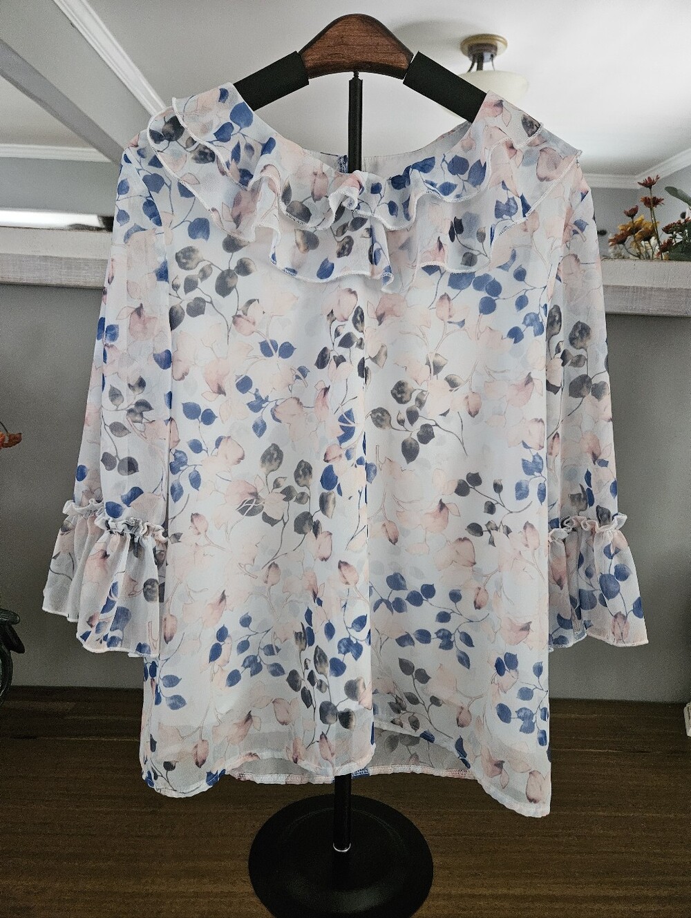 Women's Colorful Blouse Size Large.